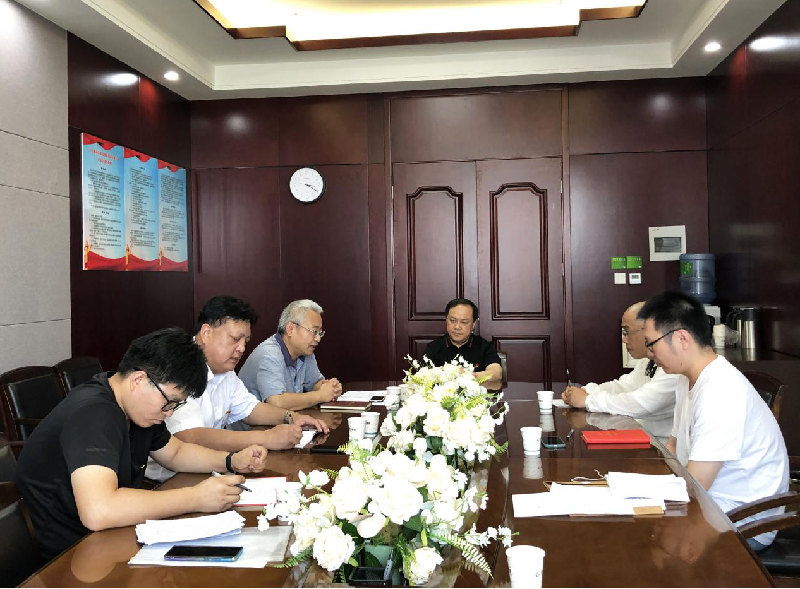 赫喆黨支部開展“新中國(guó)建國(guó)以來(lái)工業(yè)化發(fā)展歷史進(jìn)程及現(xiàn)狀”專題黨課