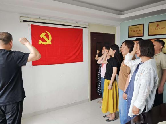 嚴(yán)守八項(xiàng)規(guī)定 喜迎“七一”華誕——集團(tuán)公司咨詢(xún)黨支部組織開(kāi)展迎“七一”主題黨日活動(dòng)